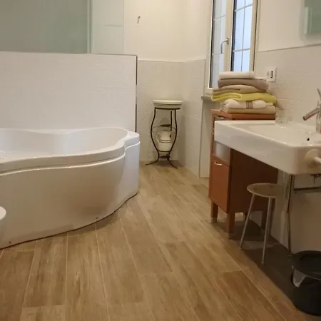 La Dimora Di B.cairoli Maison d'hôtes 4*