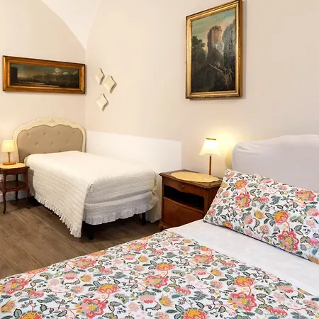 La Dimora Di B.cairoli Guest house 4*
