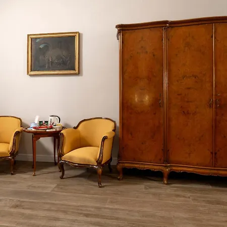 La Dimora Di B.cairoli Guest house