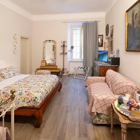 La Dimora Di B.cairoli أوفادا